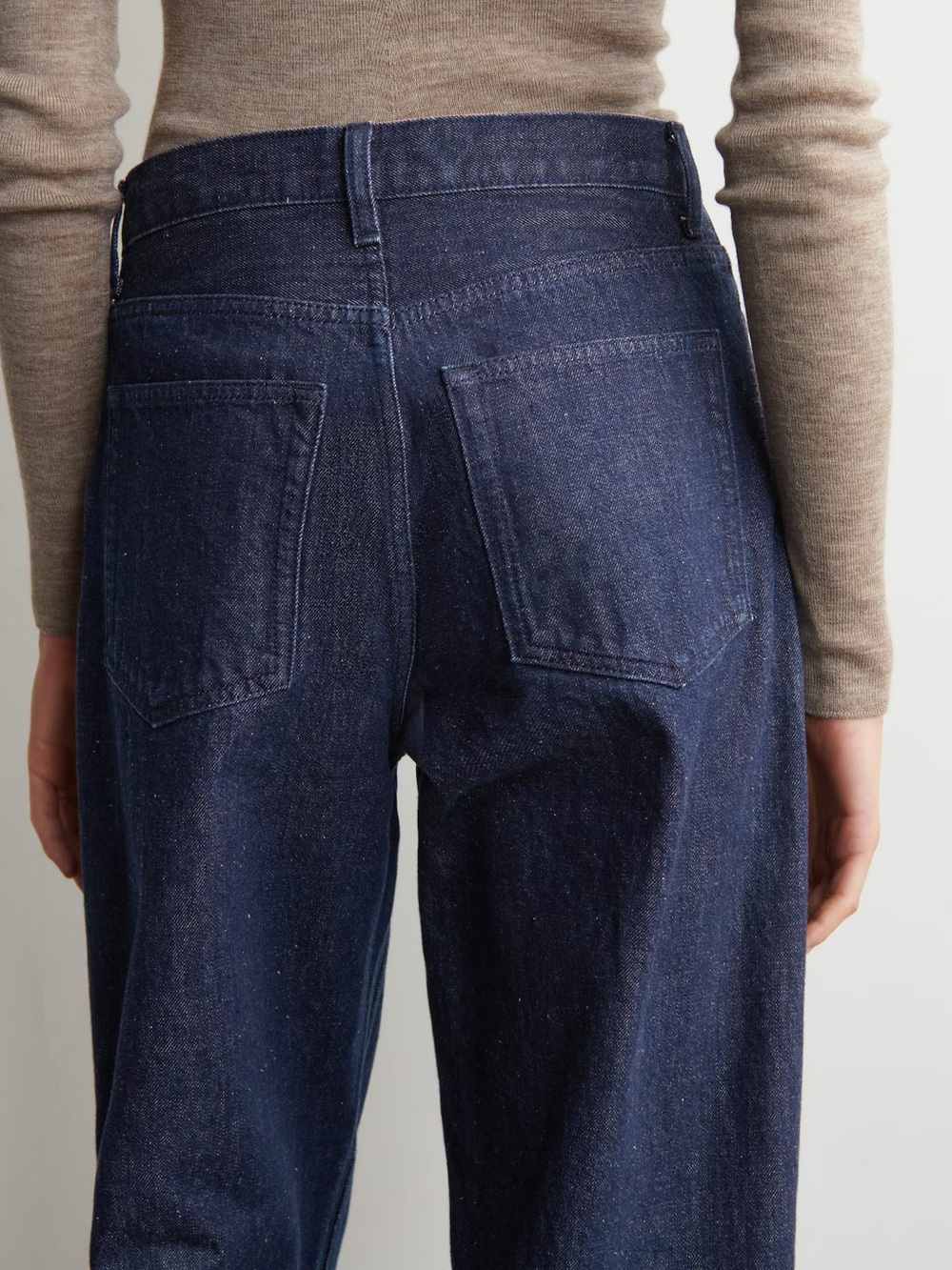 NWT (size 26) COS BAY BARREL-LEG JEANS - Picture 3 of 13